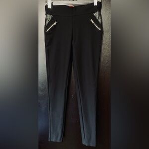 Maze Collection leggings with accents